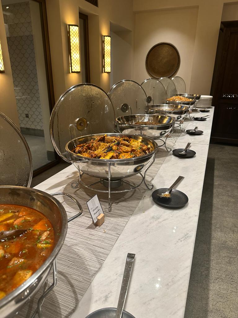 dinner buffet style