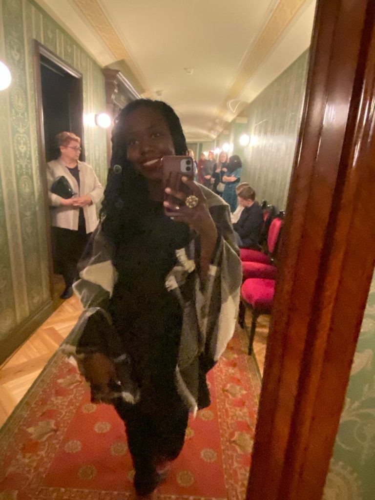 Stef Barti selfie at the opera of Latvia solo traveling