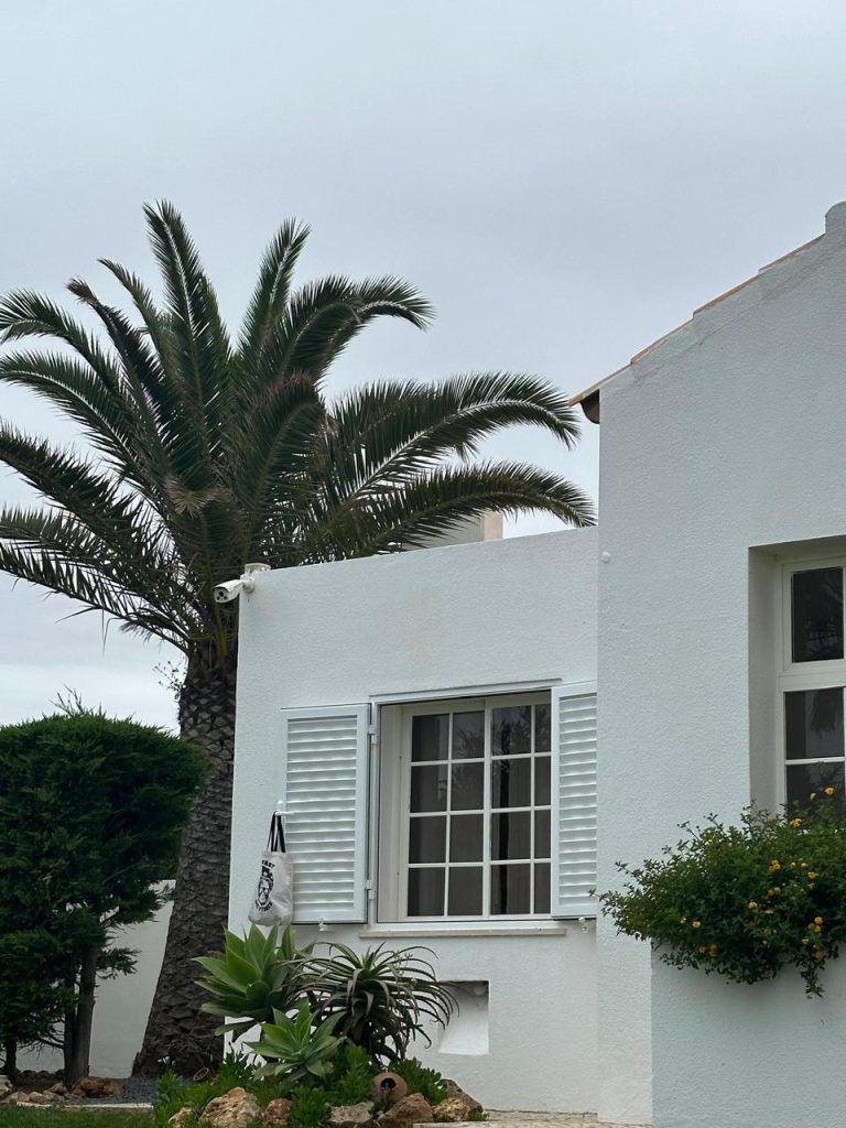 beautiful white washed Portuguese houses