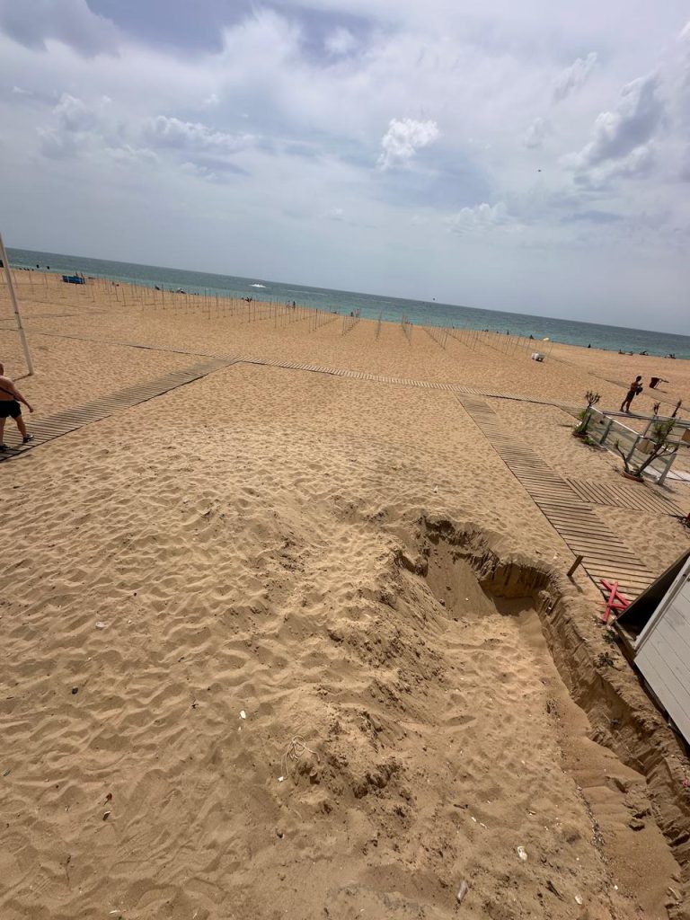 the beach at Albufeira's old town