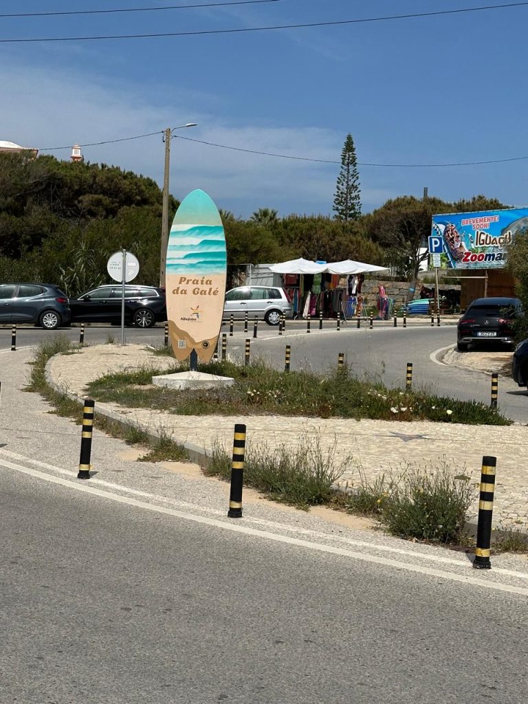picture of the surf school in Praia da gale Albufeira 