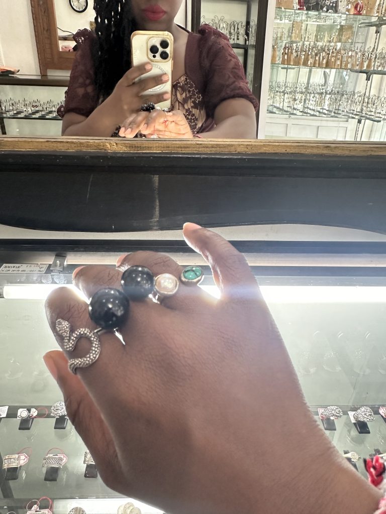 stef barti buying jewelry in Bali Ubud