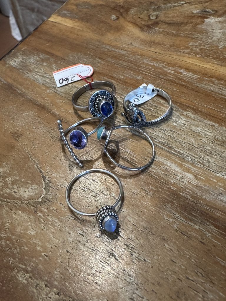 stef barti buying jewelry in Bali Ubud