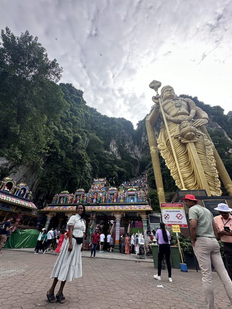 Stef_barti_solo_female_traveling_taking_selfie_at_the_batu_caves