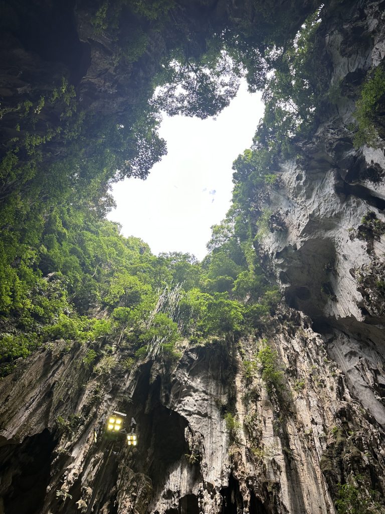 Batu_cave_formation