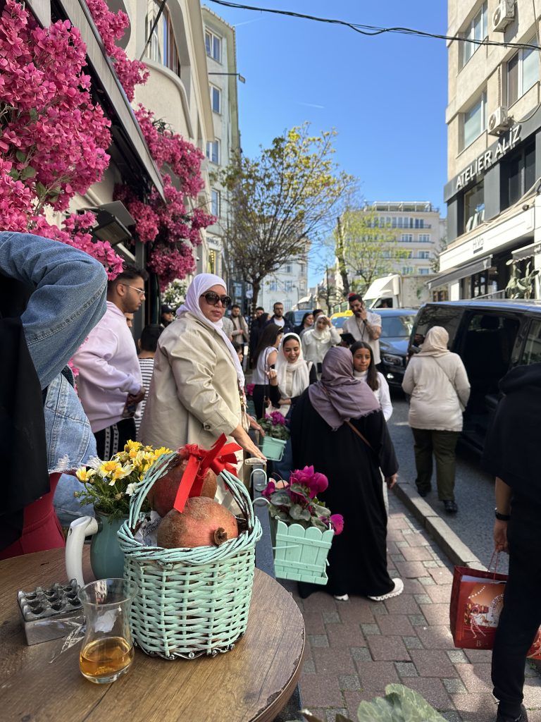 line up at Bazlama Istanbul